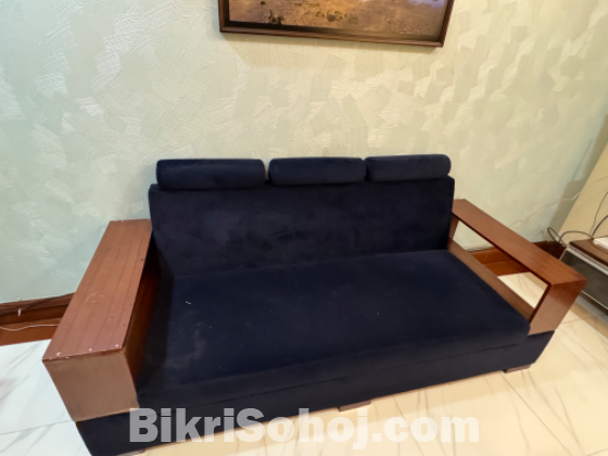 Sofa set : 3seater 1nos, 2seater 1nos, divan 1Nos.